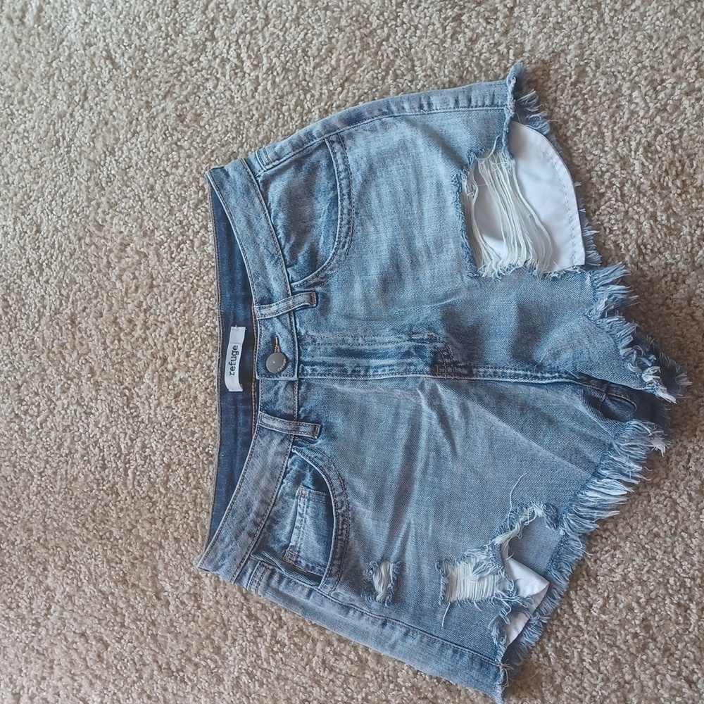 Refuge short